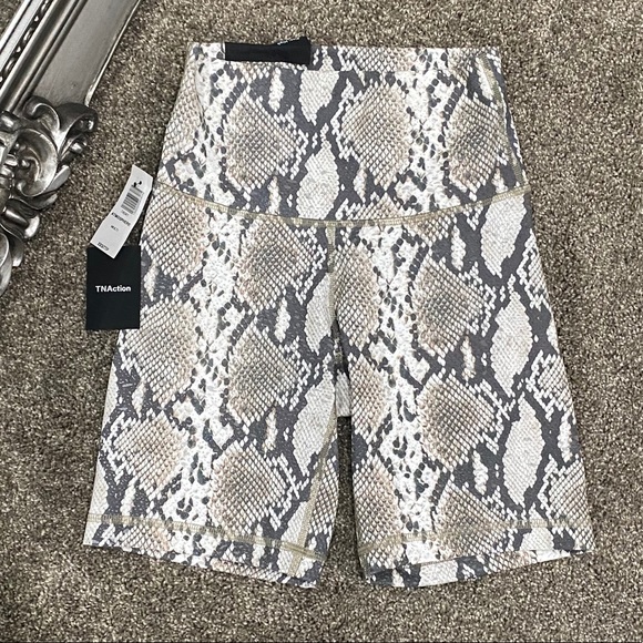 TNA Pants - ARITZIA TNA Atmosphere Short Leggings Snake Print